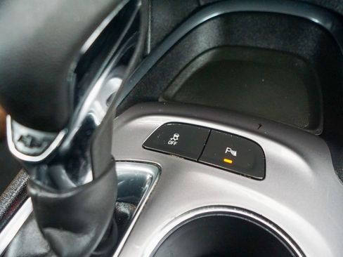 Used 2024 Chevrolet Malibu LT FWD image 25