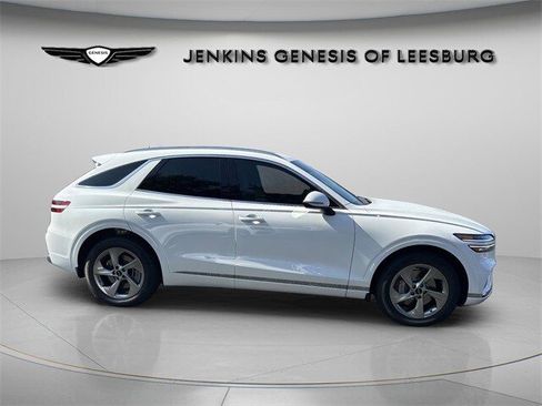 New 2026 Genesis GV70 2.5T Select image 8