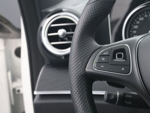 Used 2018 Mercedes-Benz E 300 4MATIC image 28