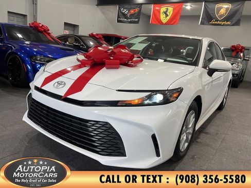 Used 2025 Toyota Camry LE image 38