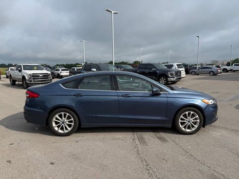 Used 2019 Ford Fusion SE FWD image 15