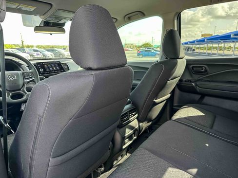 Used 2025 Honda Ridgeline Sport image 17