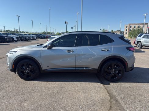 Used 2025 Buick Envision Sport Touring image 2