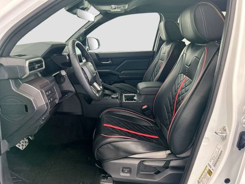 Used 2025 Toyota Tacoma TRD Sport RWD image 17