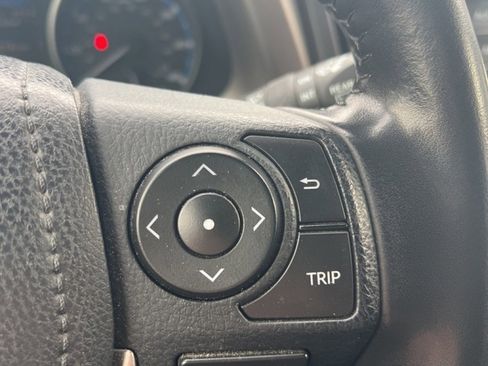 Used 2018 Toyota RAV4 XLE image 6