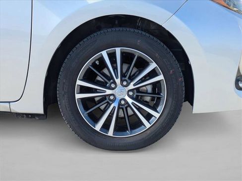 Used 2019 Toyota Corolla LE image 23