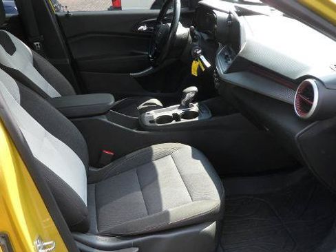 Used 2024 Chevrolet Trax RS w/ Driver Confidence Package FWD image 16
