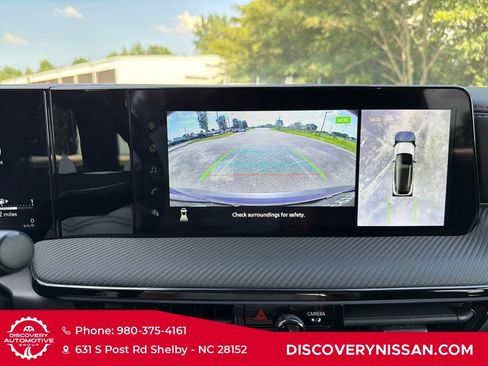 Certified 2025 Nissan Kicks SR FWD image 18