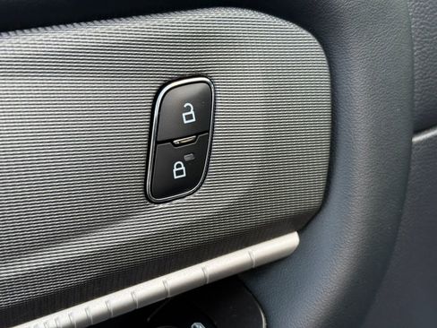 Used 2025 Ford Explorer ST-Line w/ ST-Line Street Pack image 21