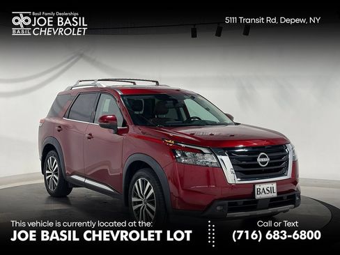 Used 2022 Nissan Pathfinder Platinum w/ Cargo Package AWD/4WD image 1