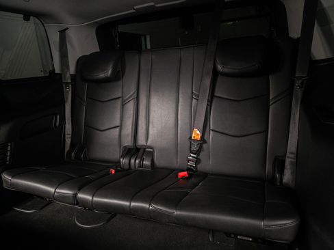 Used 2018 Cadillac Escalade Premium Luxury image 26