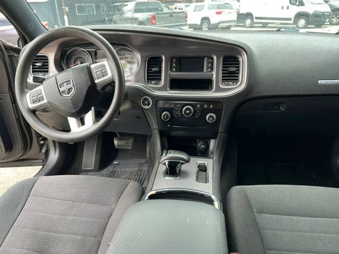 Used 2012 Dodge Charger SE RWD image 12