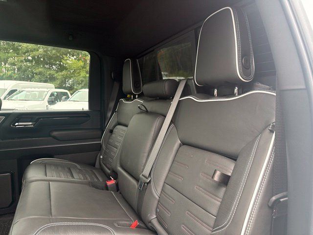 Used 2025 GMC Sierra 2500 AT4X w/ AT4X AEV Edition AWD/4WD image 11