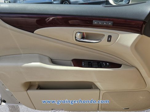 Used 2011 Lexus LS 460 L w/ Luxury Pkg RWD image 24