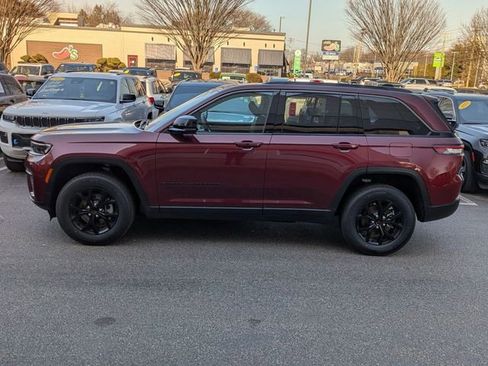 New 2026 Jeep Grand Cherokee Laredo image 6