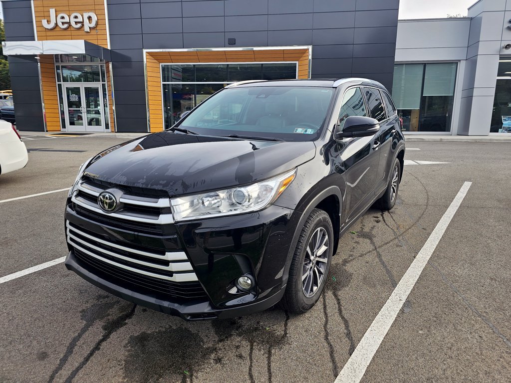 Used 2019 Toyota Highlander XLE AWD/4WD image 9