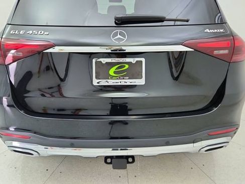 Used 2025 Mercedes-Benz GLE 450e 4MATIC image 11