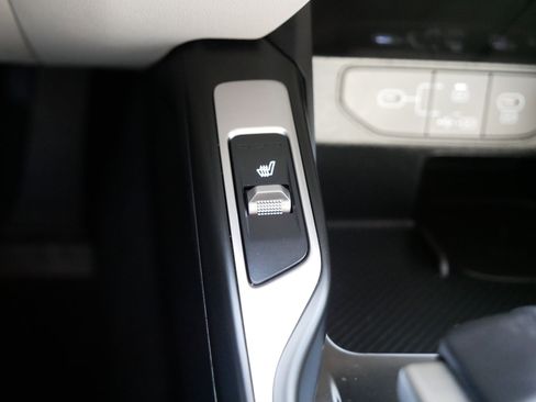 Certified 2025 Kia Sorento S w/ Panoramic Sunroof Package image 28