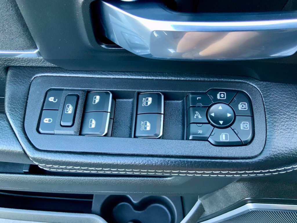 Used 2025 RAM 3500 Laramie AWD/4WD image 16