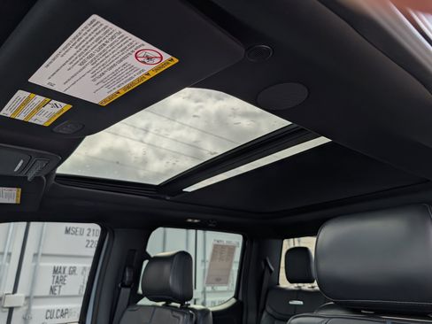 Used 2025 Ford F450 Platinum w/ FX4 Off-Road Package image 25