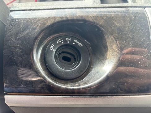 Used 2010 Dodge Grand Caravan SXT FWD image 20