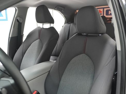 Used 2020 Toyota Camry LE image 13