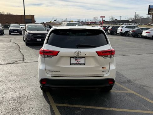 Used 2018 Toyota Highlander XLE image 16