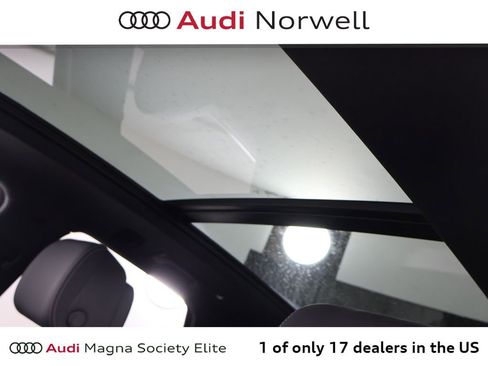Used 2023 Audi Q5 2.0T Premium w/ Convenience Package image 9