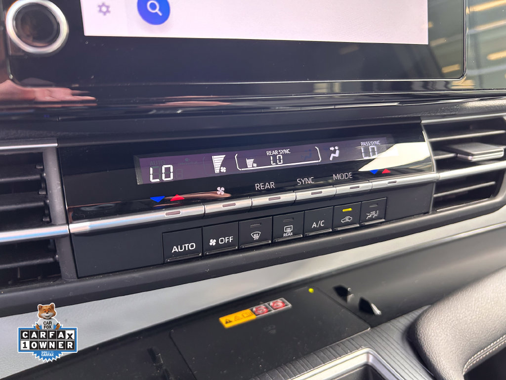 Used 2025 Toyota Sienna LE FWD image 26