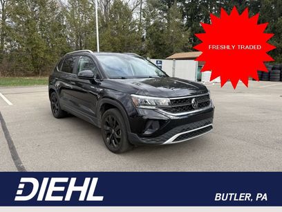 Used 2023 Volkswagen Taos SE w/ Panoramic Sunroof Package