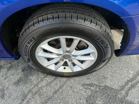 Used 2020 Dodge Grand Caravan SXT image 17