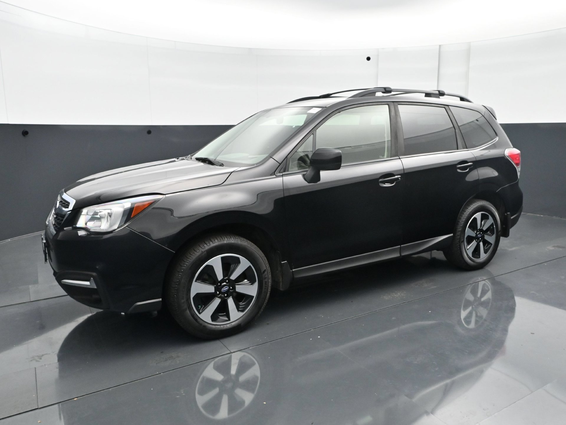 Used 2018 Subaru Forester 2.5i Premium w/ All-Weather Package AWD/4WD image 2