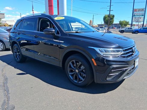 Used 2022 Volkswagen Tiguan SE image 1