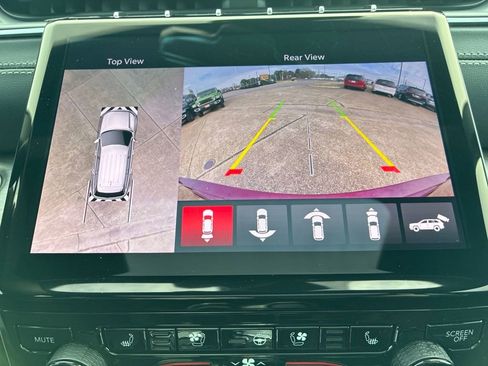 New 2025 Jeep Grand Cherokee Limited w/ Luxury Tech Group II AWD/4WD image 21