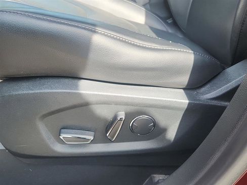 Used 2018 Ford Edge Titanium w/ Technology Package AWD/4WD image 13