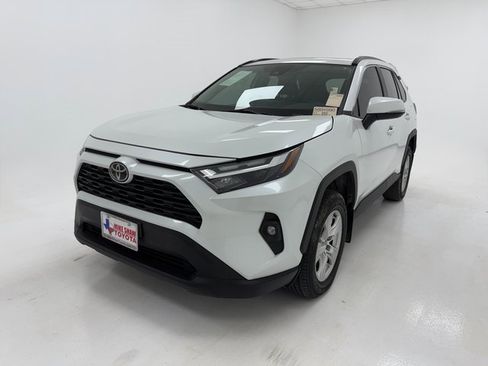 Used 2024 Toyota RAV4 XLE Premium image 4