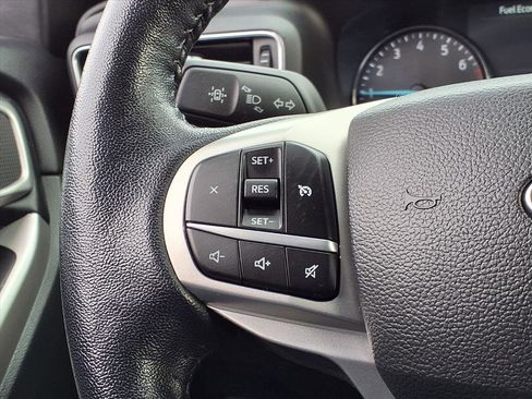 Used 2022 Ford Explorer XLT w/ Equipment Group 202A image 28