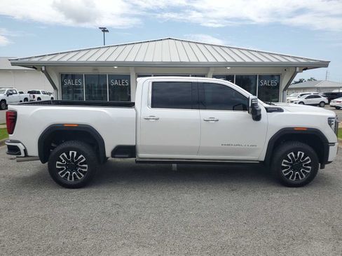 Used 2025 GMC Sierra 3500 Denali Ultimate AWD/4WD image 9
