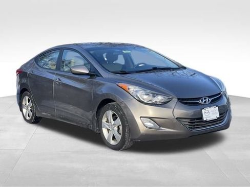 Used 2013 Hyundai Elantra GLS w/ Preferred Pkg image 3