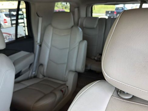 Used 2018 Cadillac Escalade Luxury w/ LPO, Radiant Package RWD image 13