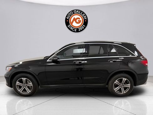 Used 2018 Mercedes-Benz GLC 300 4MATIC image 4