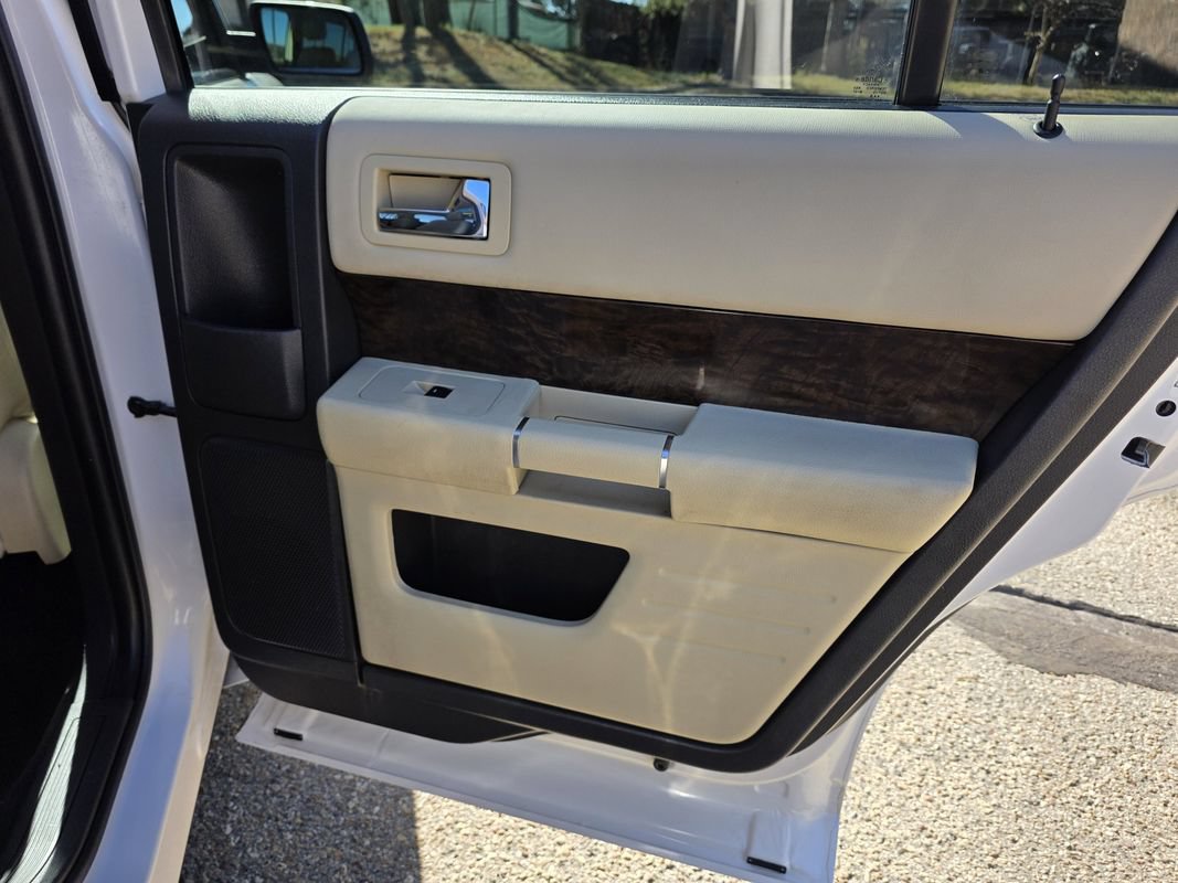 Used 2014 Ford Flex Limited w/ Equipment Group 301A AWD/4WD image 23
