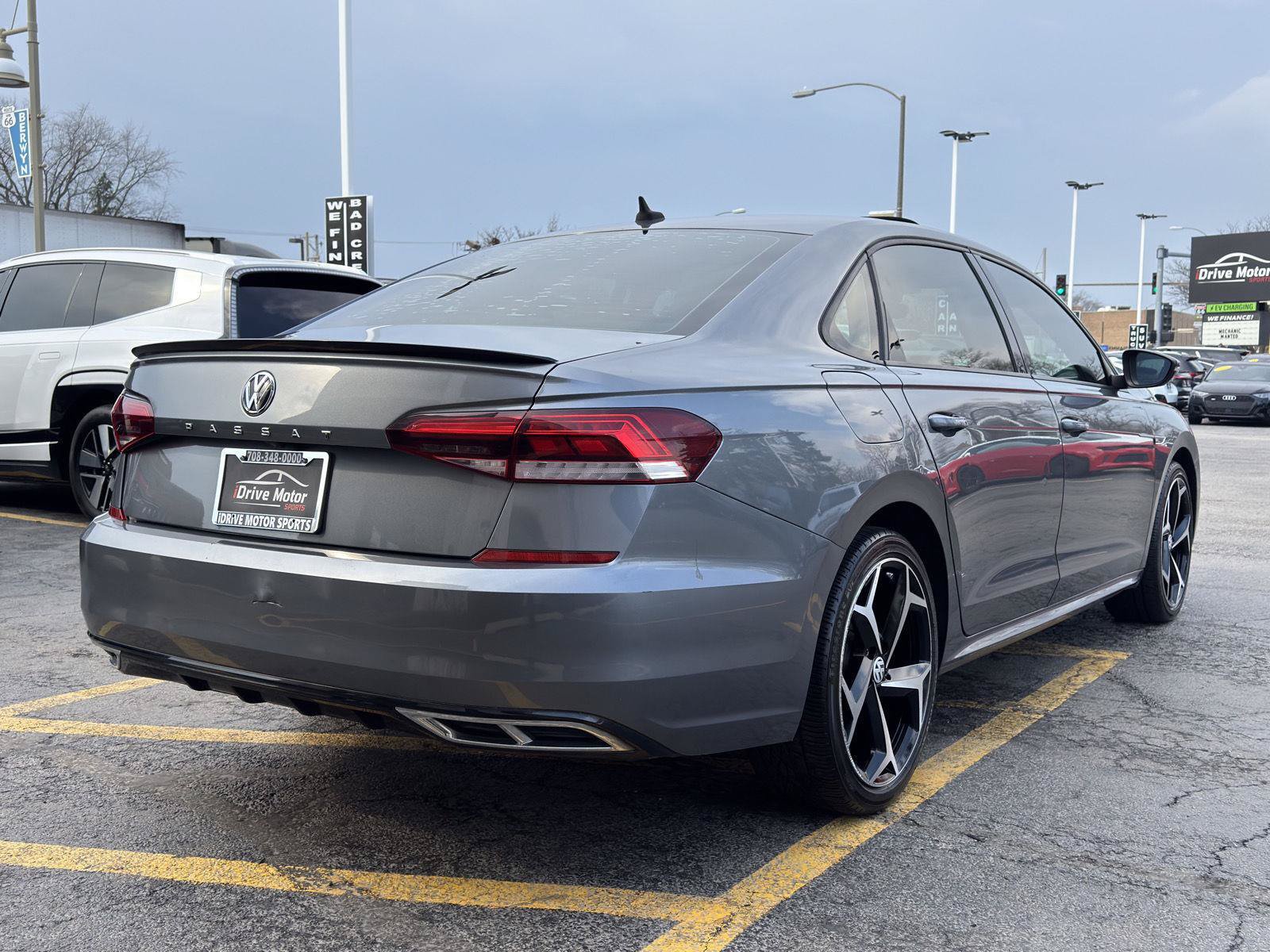 Used 2020 Volkswagen Passat 2.0T R-Line FWD image 8