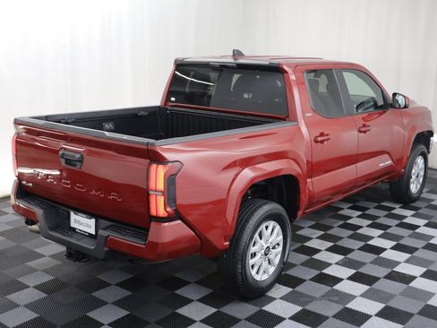 Used 2025 Toyota Tacoma SR5 AWD/4WD image 18