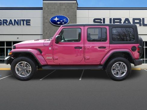 Used 2022 Jeep Wrangler Unlimited Sahara image 7