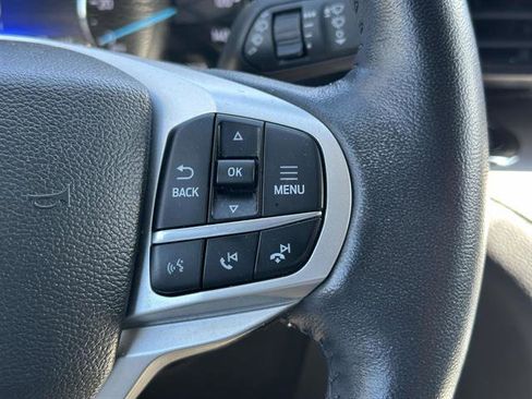 Used 2023 Ford Explorer XLT AWD/4WD image 14
