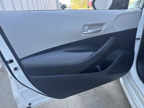 Used 2021 Toyota Corolla LE w/ Carpet Mat Package (TMS) image 6
