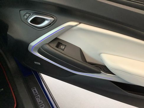 Used 2016 Chevrolet Camaro LT RWD image 15
