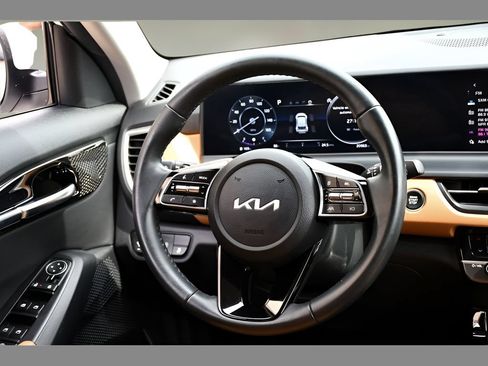 Used 2024 Kia Seltos EX AWD/4WD image 18