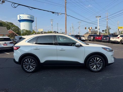 Used 2022 Ford Escape Titanium AWD/4WD image 5